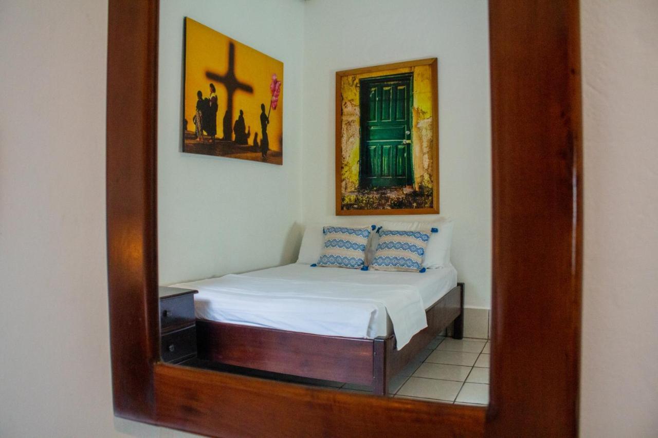Los Amigos Hostel Flores Cameră foto