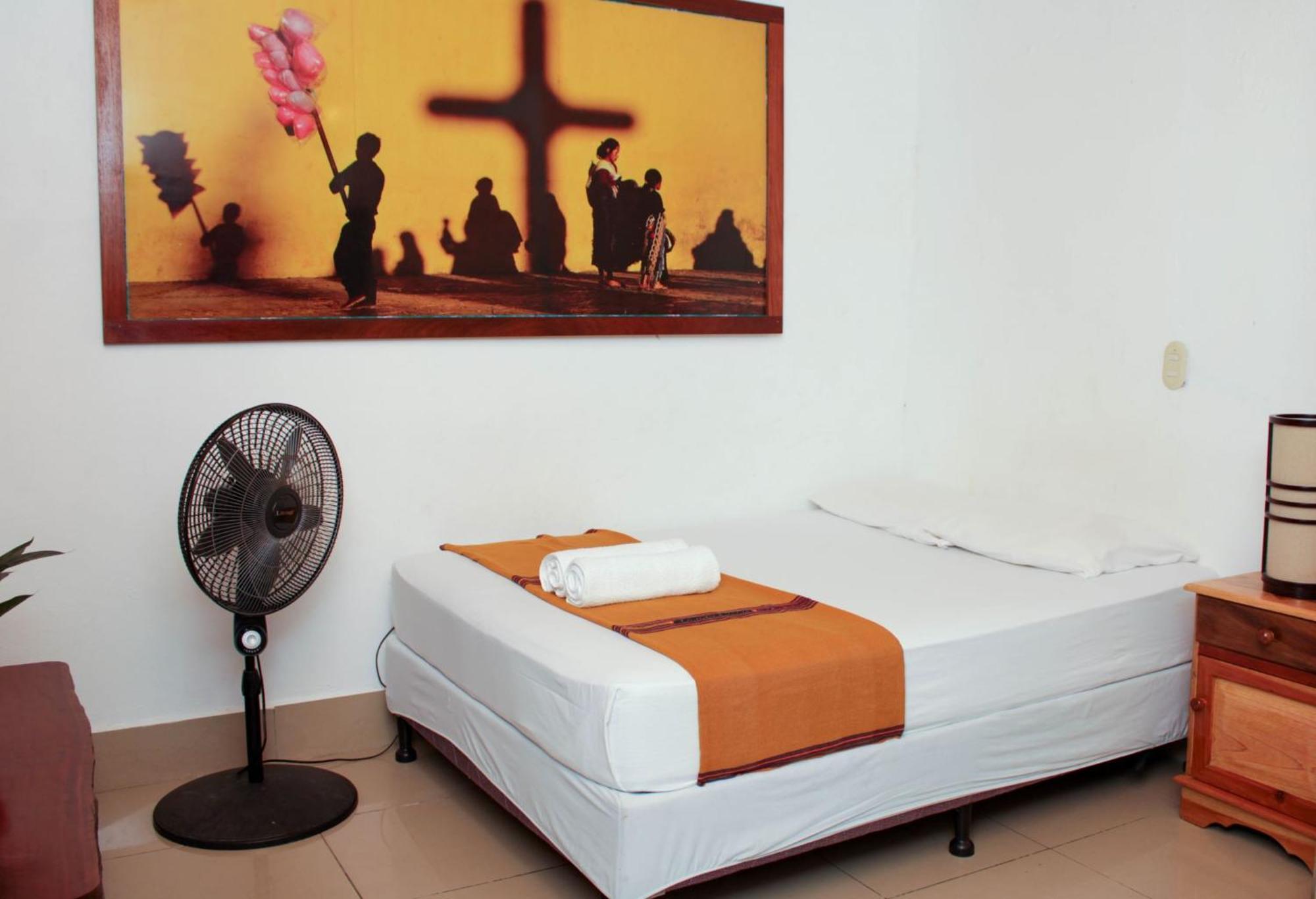 Los Amigos Hostel Flores Cameră foto